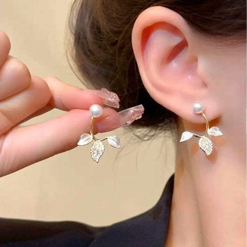 Leaves Pearl Earrings