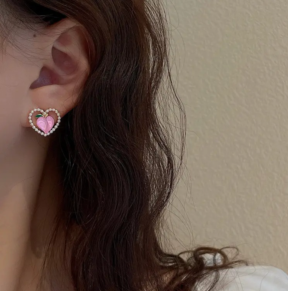 Peach In Pearl Heart Stud Earrings