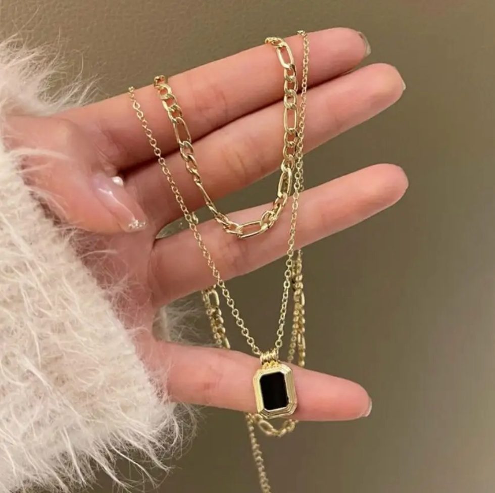 Alloy Dual Layer Black Square Pendant Necklace