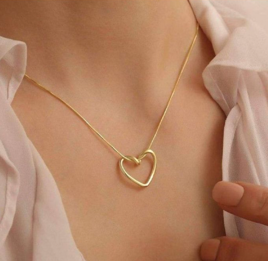 Trendy Heart Hollow Necklace